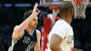 Pau Gasol unfazed coming off the bench for Spurs